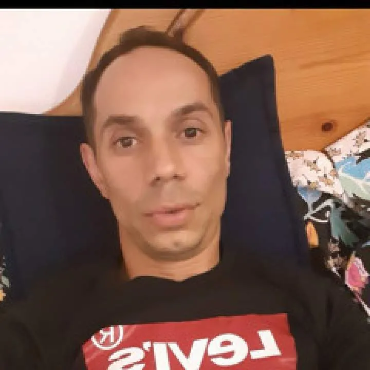 Robert Photo On Jungo Live