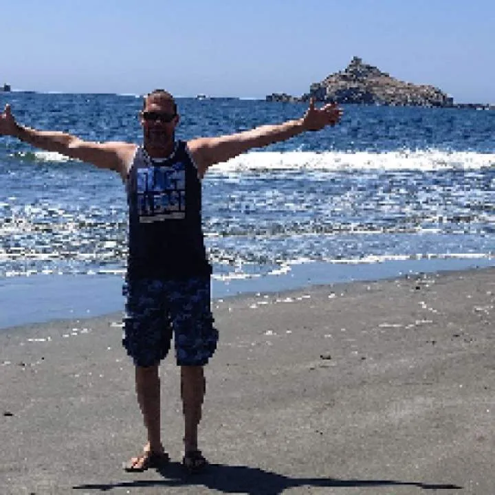 Standingin Photo On Jungo Live