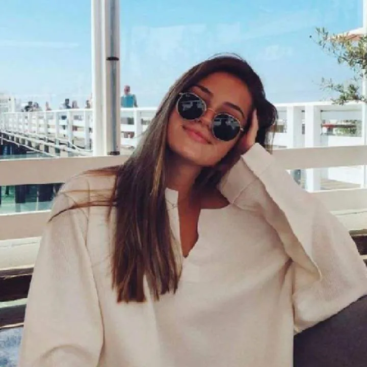 Elliz Photo On Jungo Live