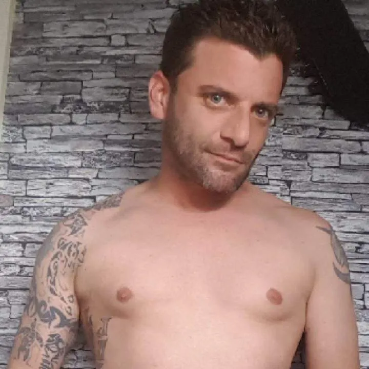 Kve....kiss Photo On Jungo Live