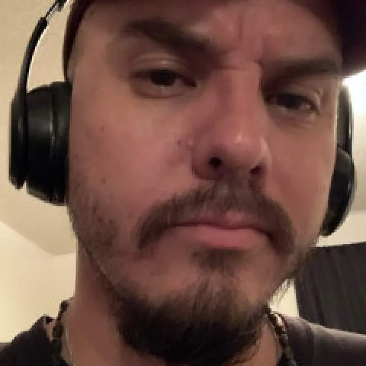 Mike Photo On Jungo Live