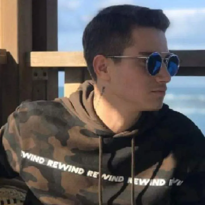 Maxi Photo On Jungo Live