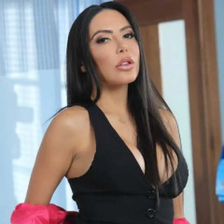 Angle Smith Photo On Jungo Live