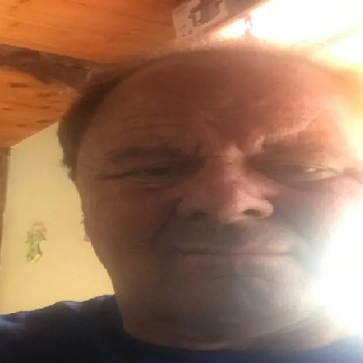 Beaming 20 Photo On Jungo Live