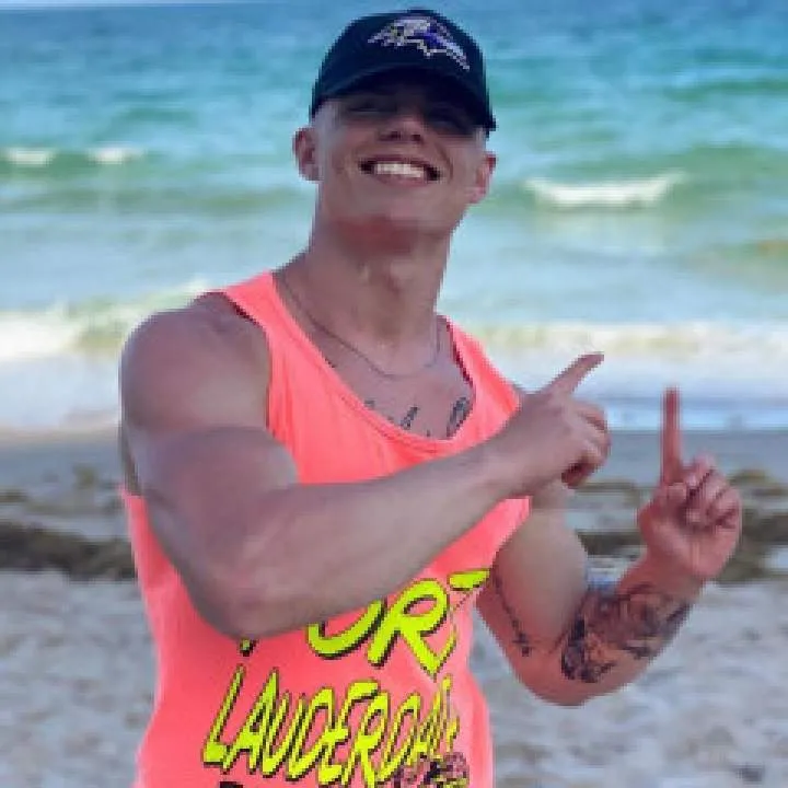 Aaron Olney Photo On Jungo Live