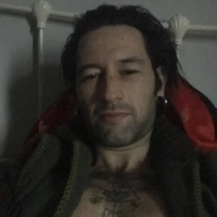 Facin T’crowd Photo On Jungo Live