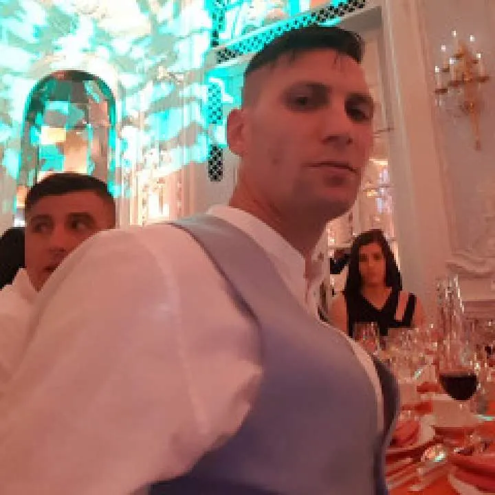 Crys Photo On Jungo Live