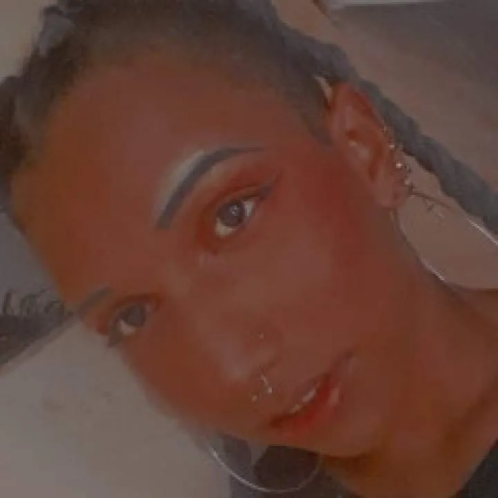 Lara Oliver Photo On Jungo Live