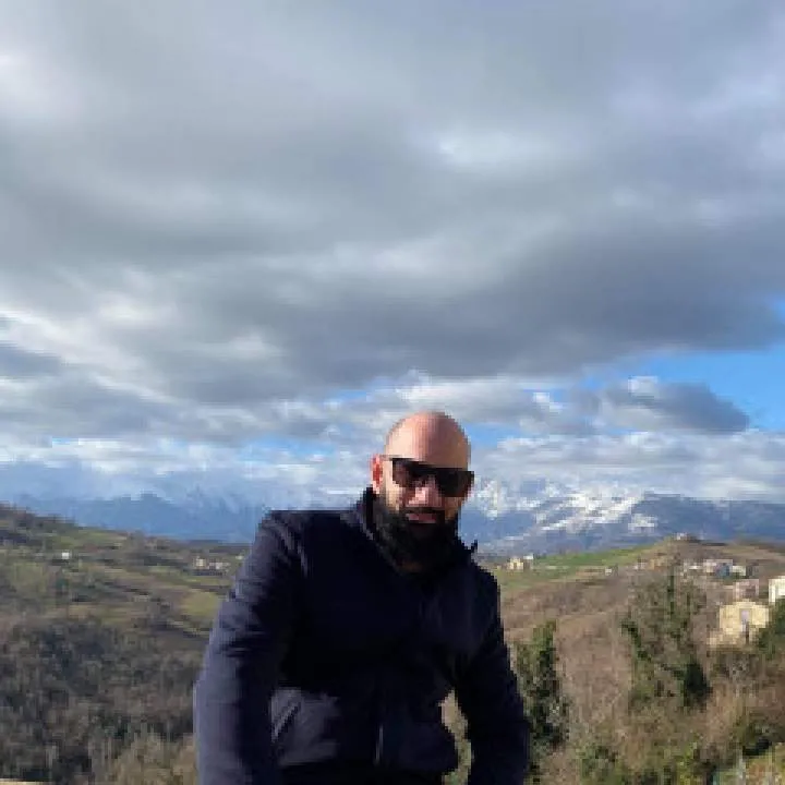 Luca Photo On Jungo Live