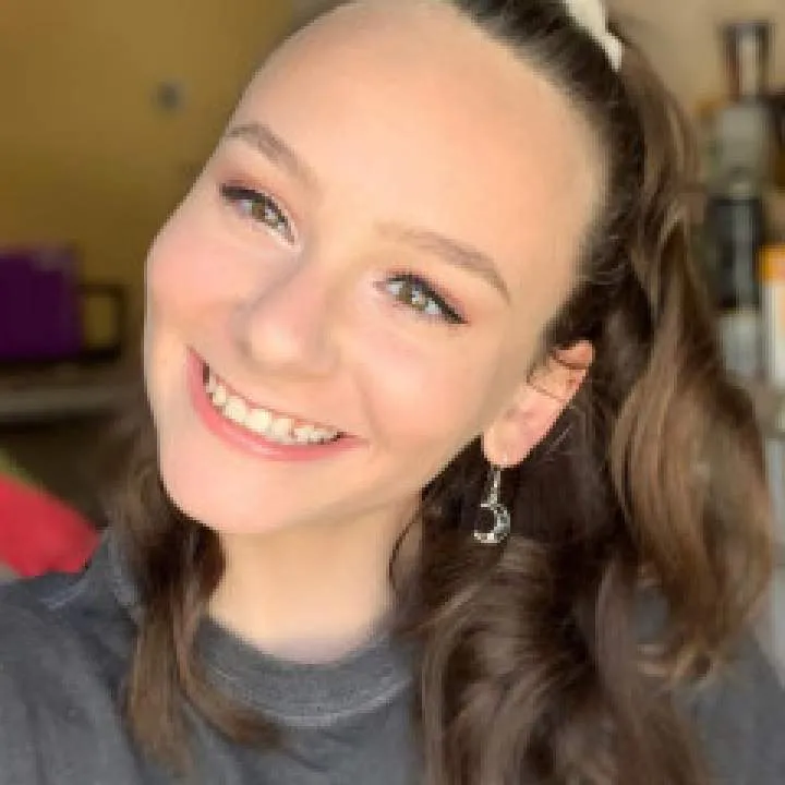 Bella Photo On Jungo Live