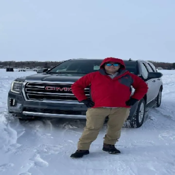 Tom Photo On Jungo Live