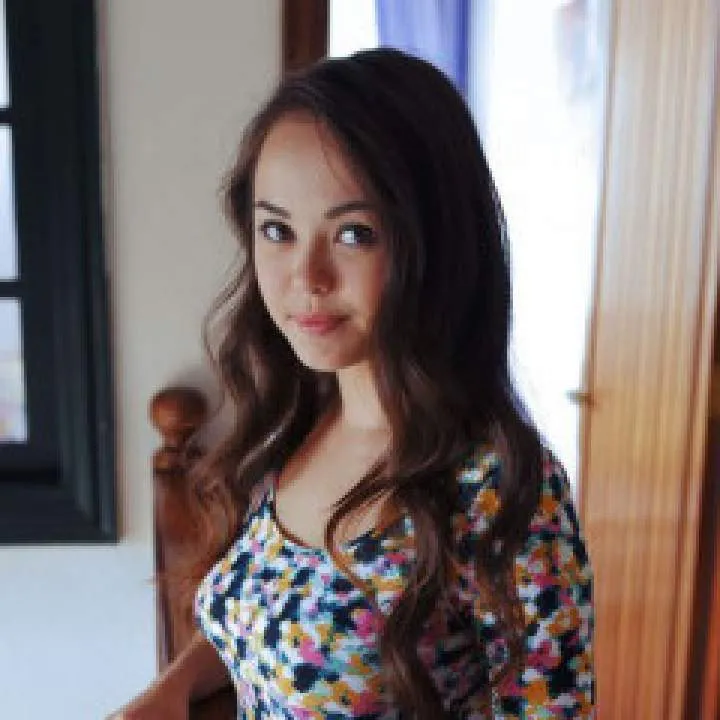 Roxana Photo On Jungo Live