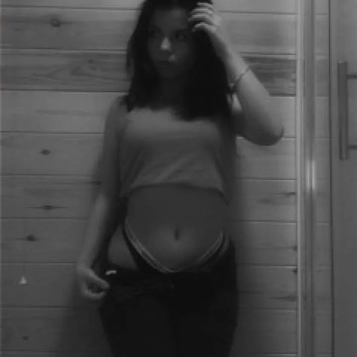 Elliewhite........ Photo On Jungo Live