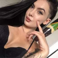 Troy_daniella