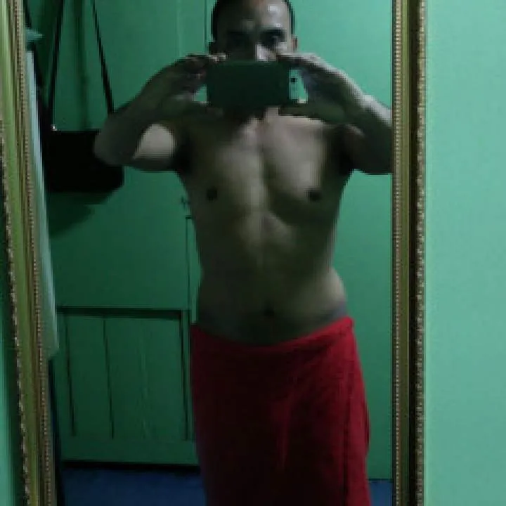 R34lm3******4g3 Photo On Jungo Live