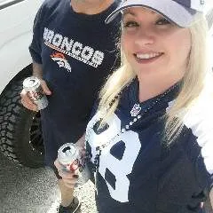 Wearelooking........