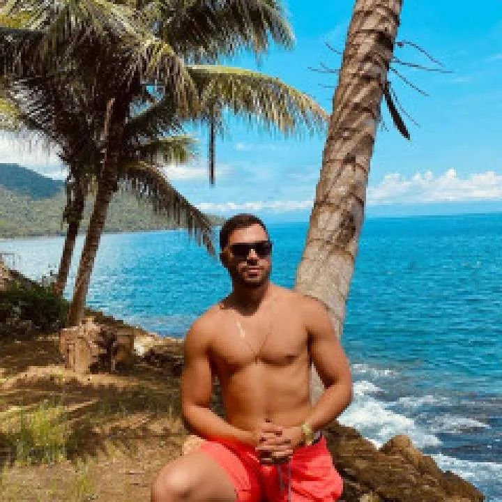 Hong Photo On Jungo Live