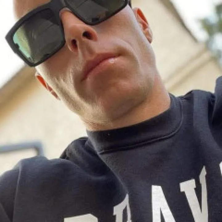 Bull Photo On Jungo Live