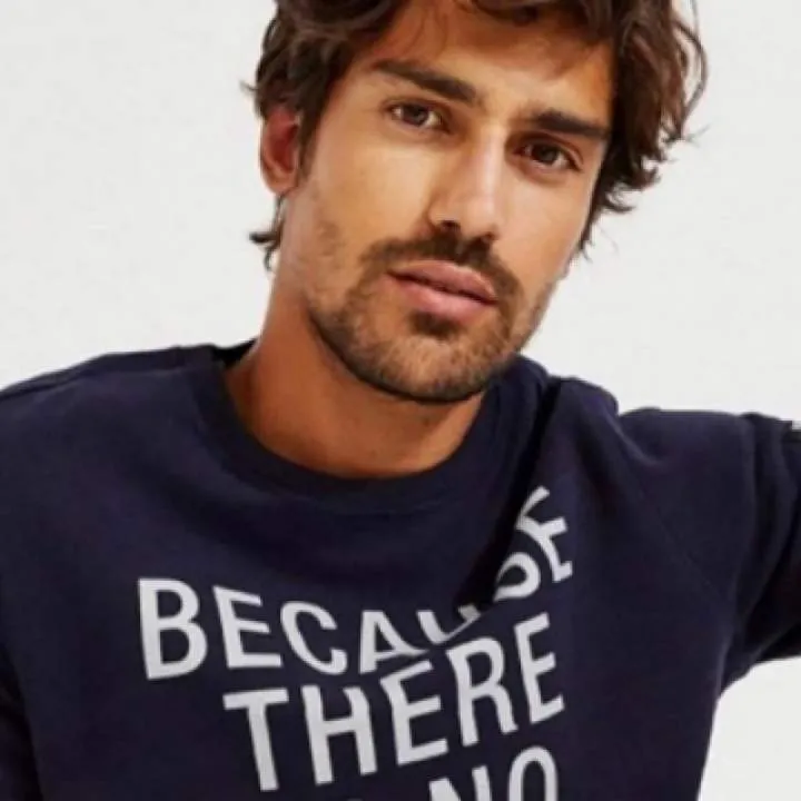 Chris.... Photo On Jungo Live