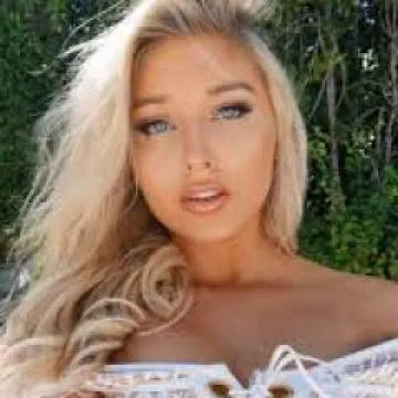 Alexander Mc Queen Photo On Jungo Live