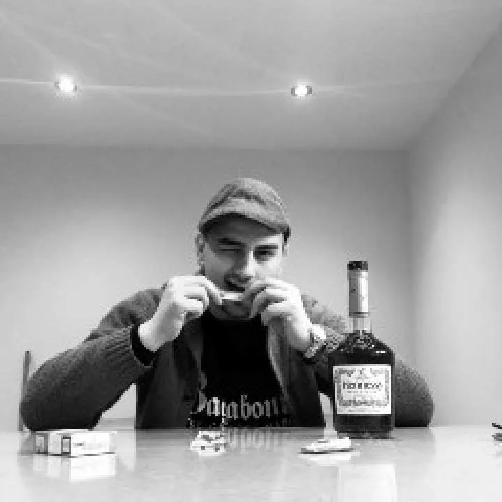 Maichh Photo On Jungo Live