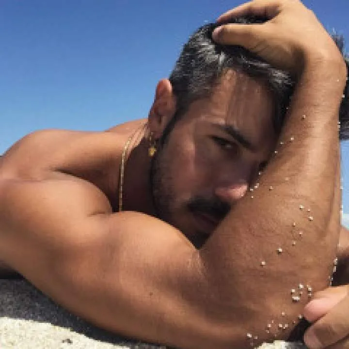 Handsome Suck........ Photo On Jungo Live