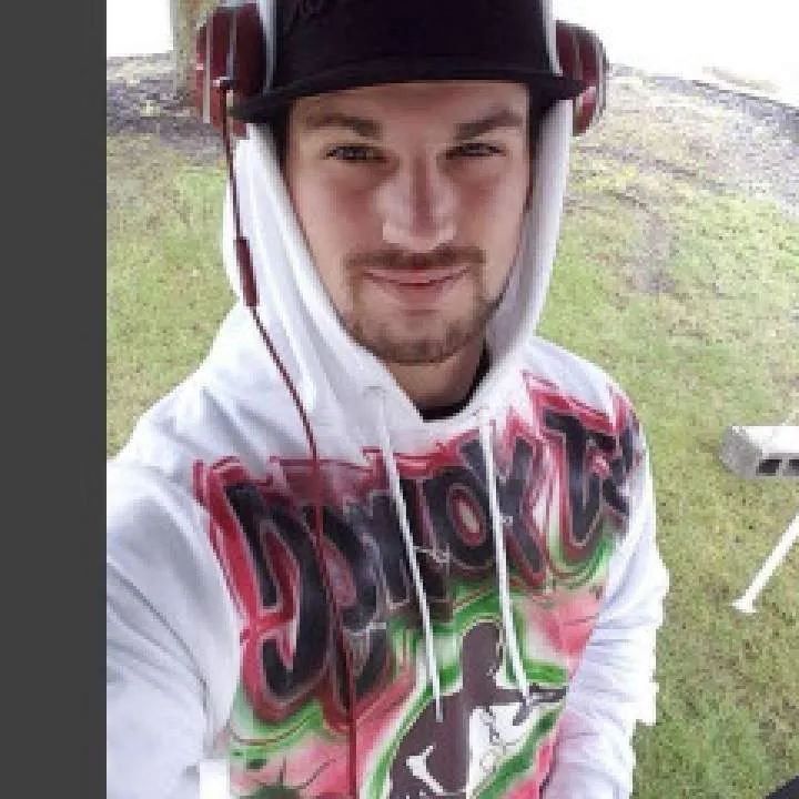 Dj_youngc........ Photo On Jungo Live