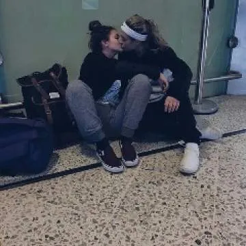 Cuddles Photo On Jungo Live