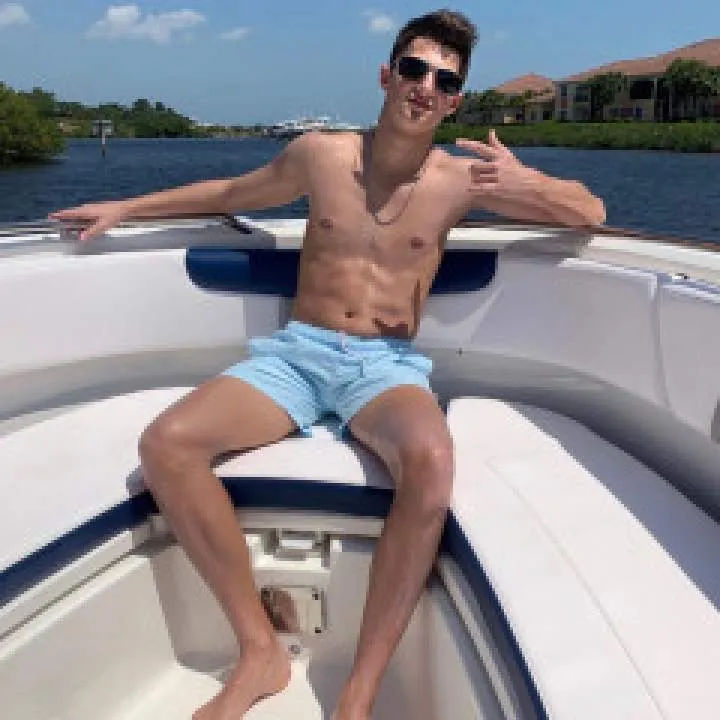 Vic Photo On Jungo Live