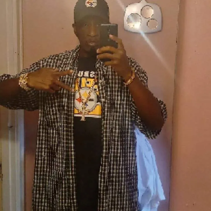 Dee Photo On Jungo Live