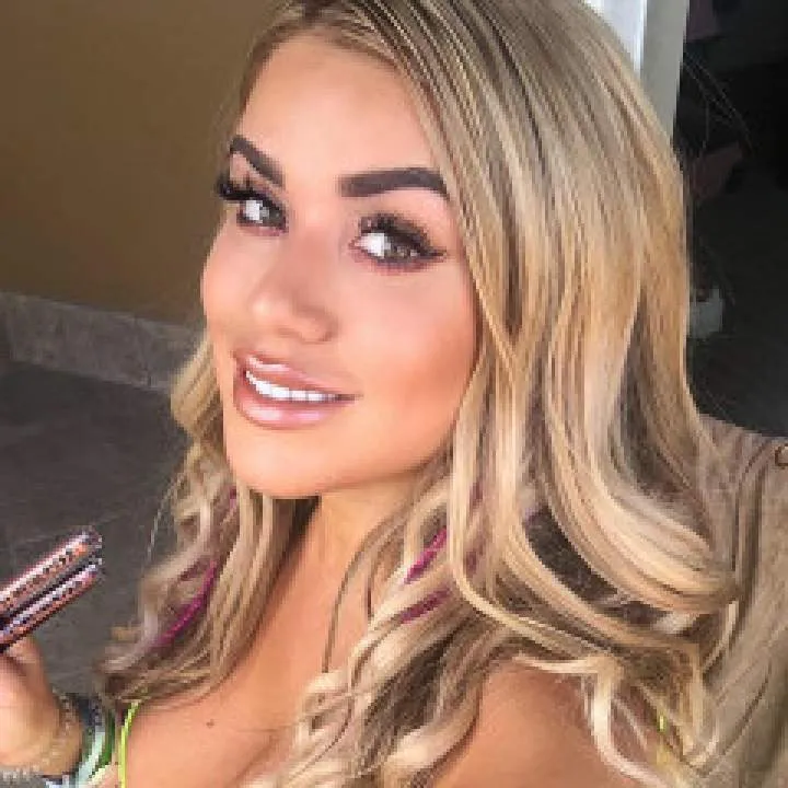 Saint Photo On Jungo Live