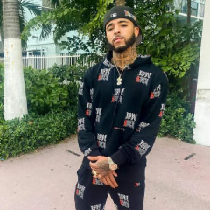 Gay Photo On Jungo Live