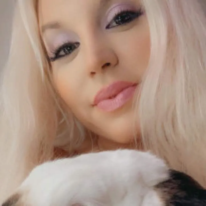 Samantha Photo On Jungo Live