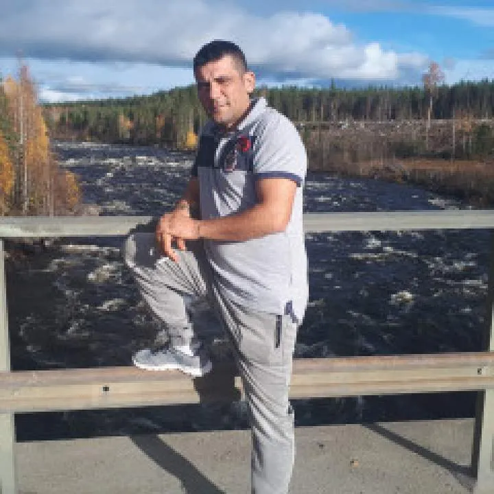 Vali Luminița Photo On Jungo Live