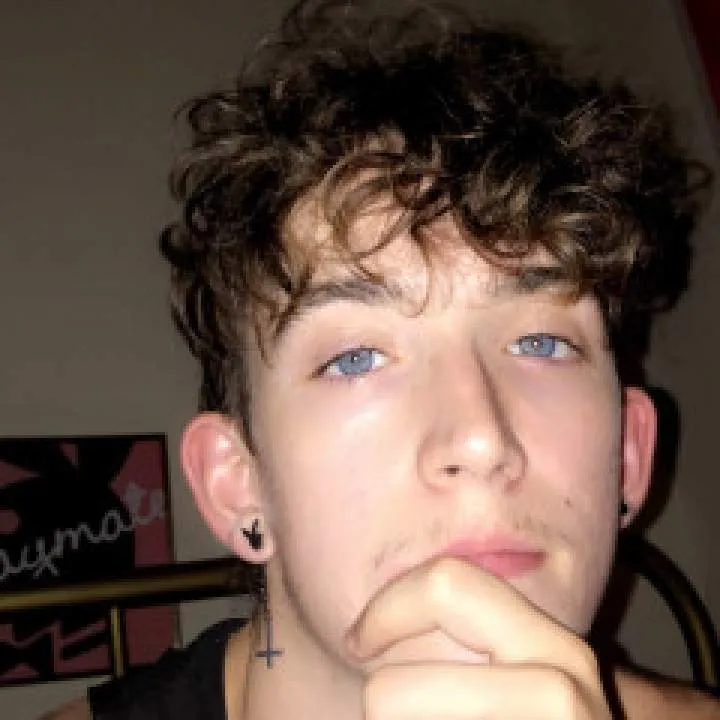 Cumslave Photo On Jungo Live