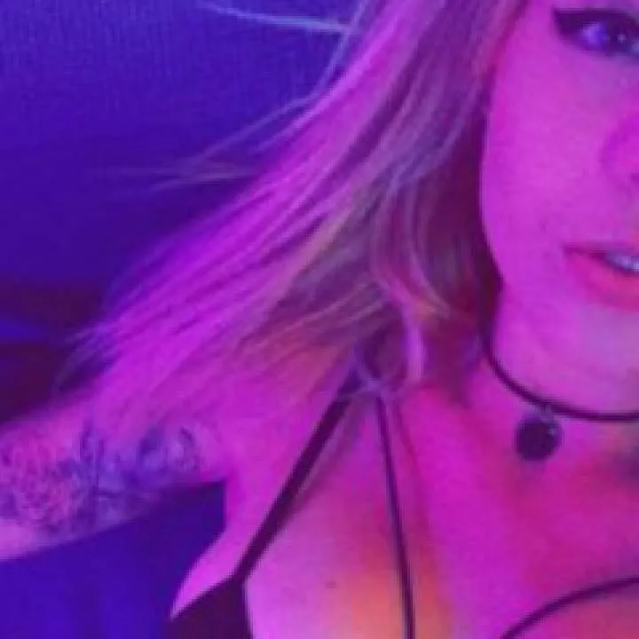 Emma Smith Photo On Jungo Live