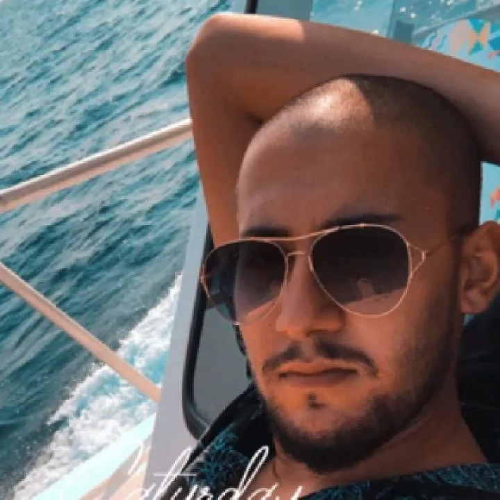 Gguugg Photo On Jungo Live