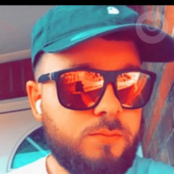 Lewis Photo On Jungo Live