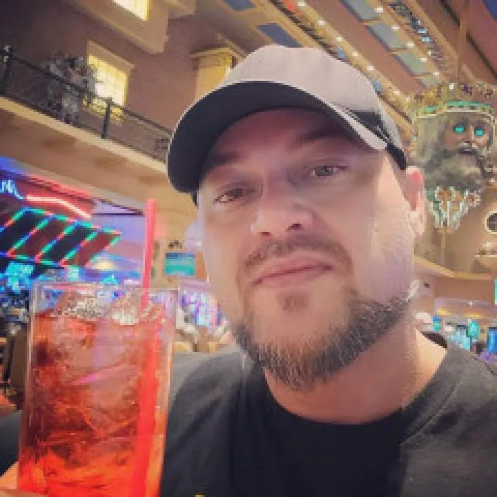 Miley Photo On Jungo Live