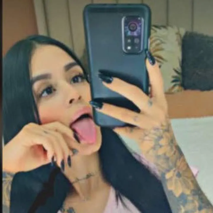 Julie Photo On Jungo Live