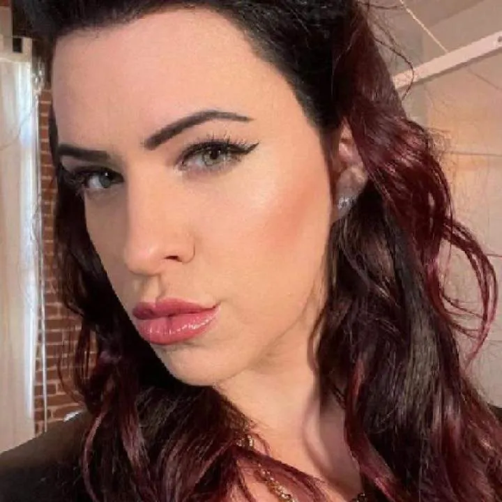 G.tessa Photo On Jungo Live