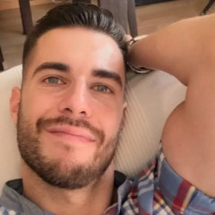 Je Suis Un Homme Et Je Recherche Des Hommes Photo On Jungo Live