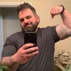 Wealthy_daddy........