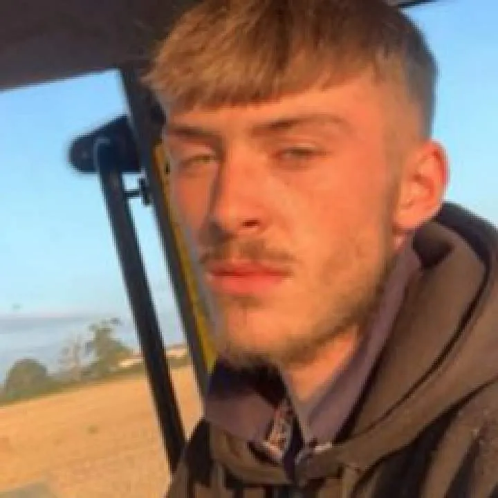 Kez Photo On Jungo Live