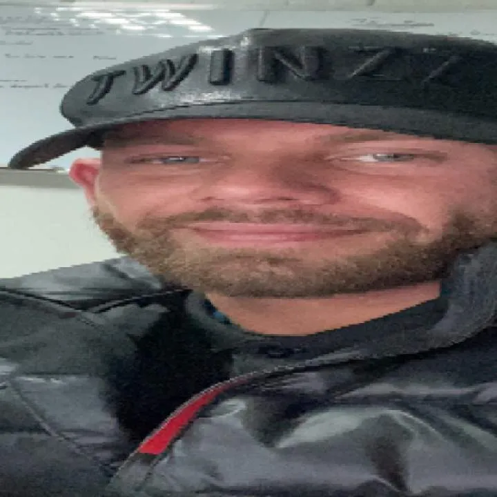 White.... Photo On Jungo Live