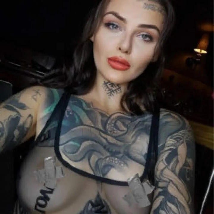 Mistress Lyna Photo On Jungo Live