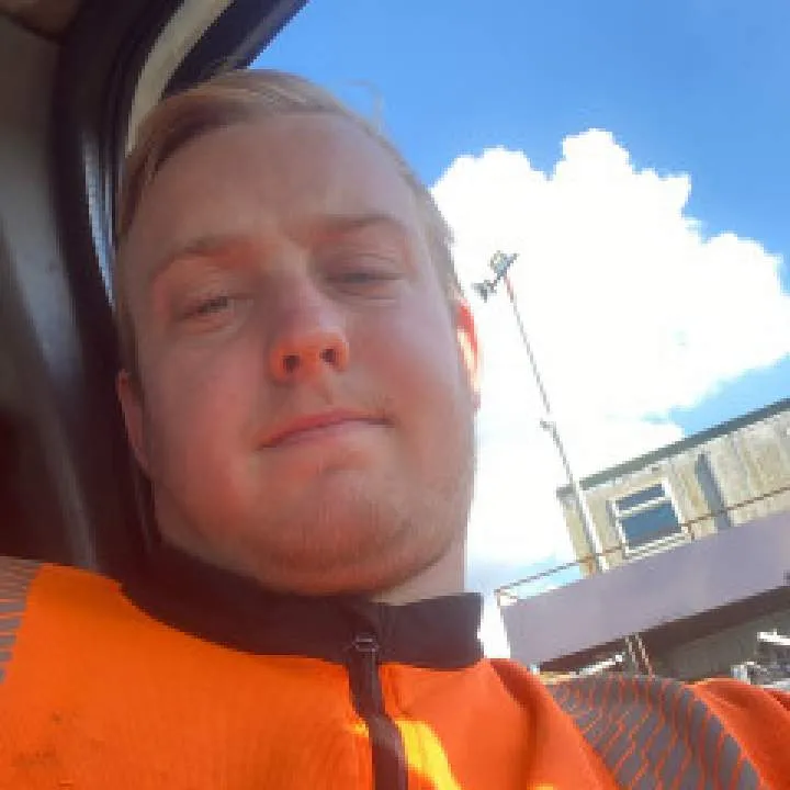 Conno.... Photo On Jungo Live