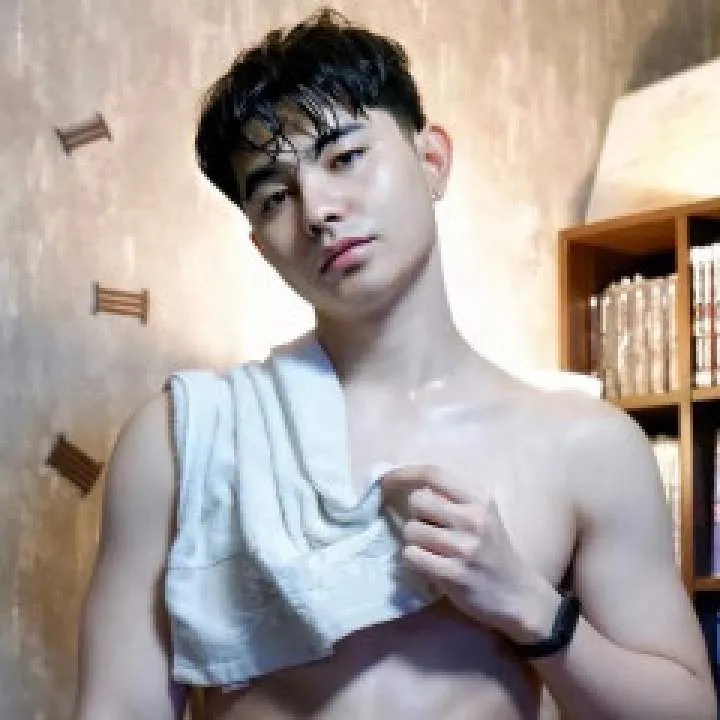 Adam Photo On Jungo Live