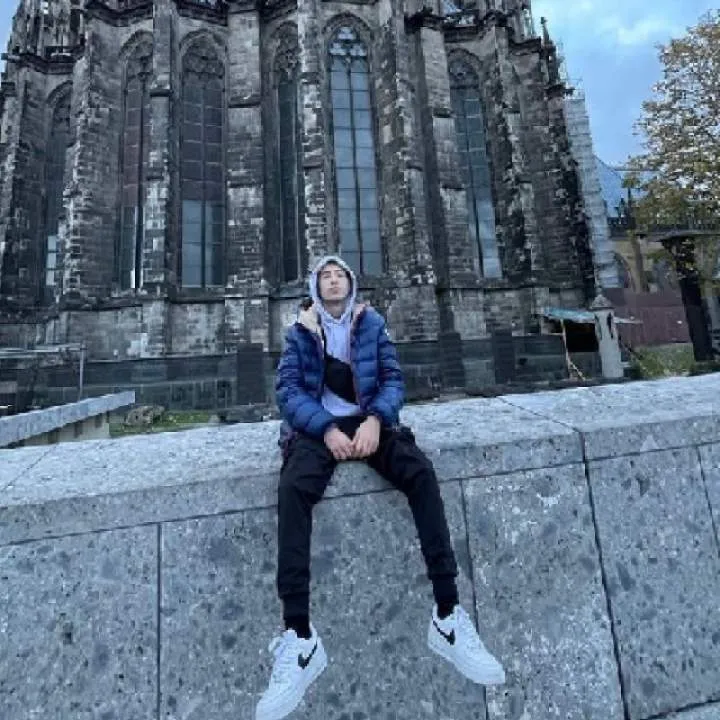 Khaliffa Photo On Jungo Live