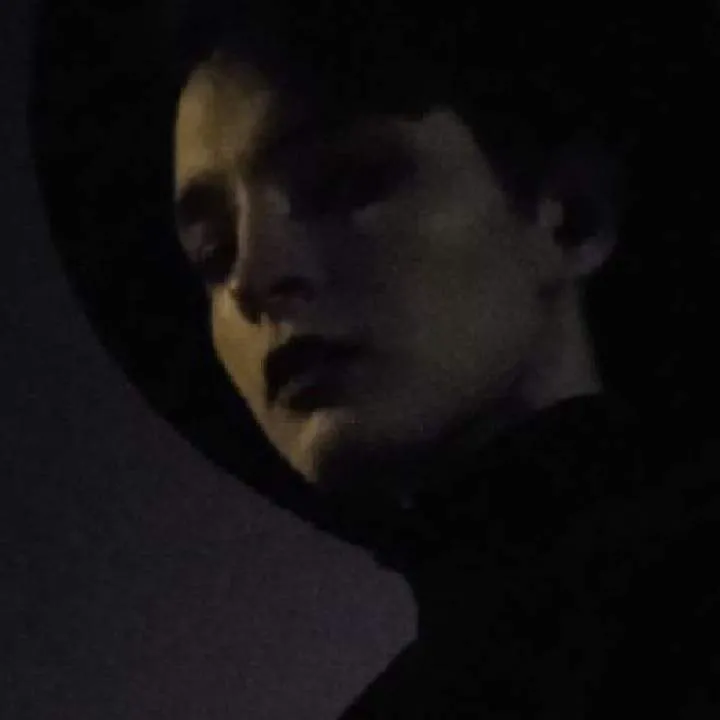 V Photo On Jungo Live